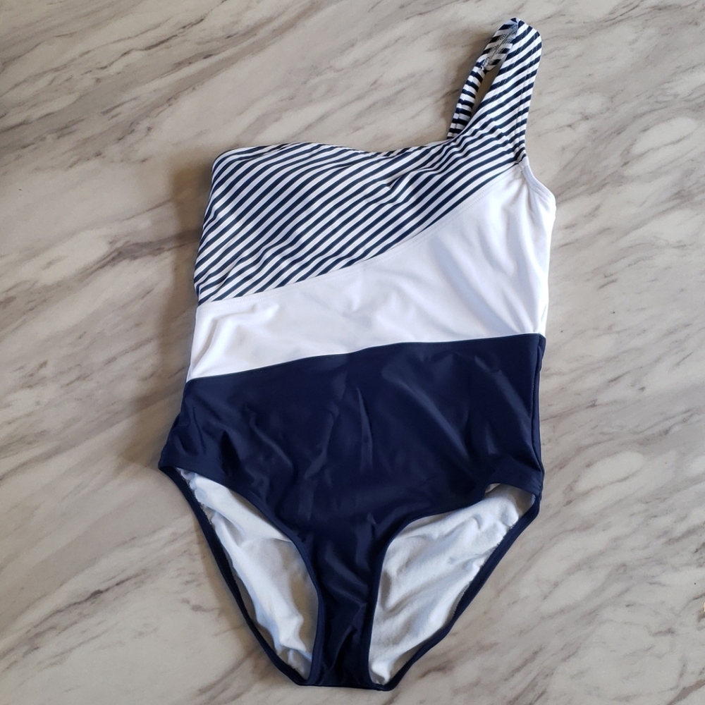 Kona Sol one shoulder swimsuit EUC